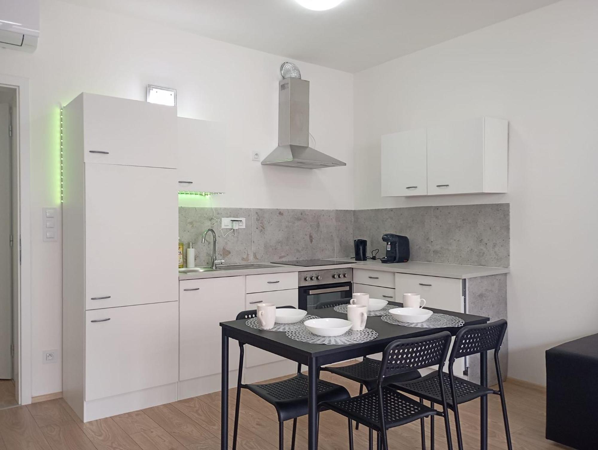 Novy Apartman S Terasou برنو المظهر الخارجي الصورة