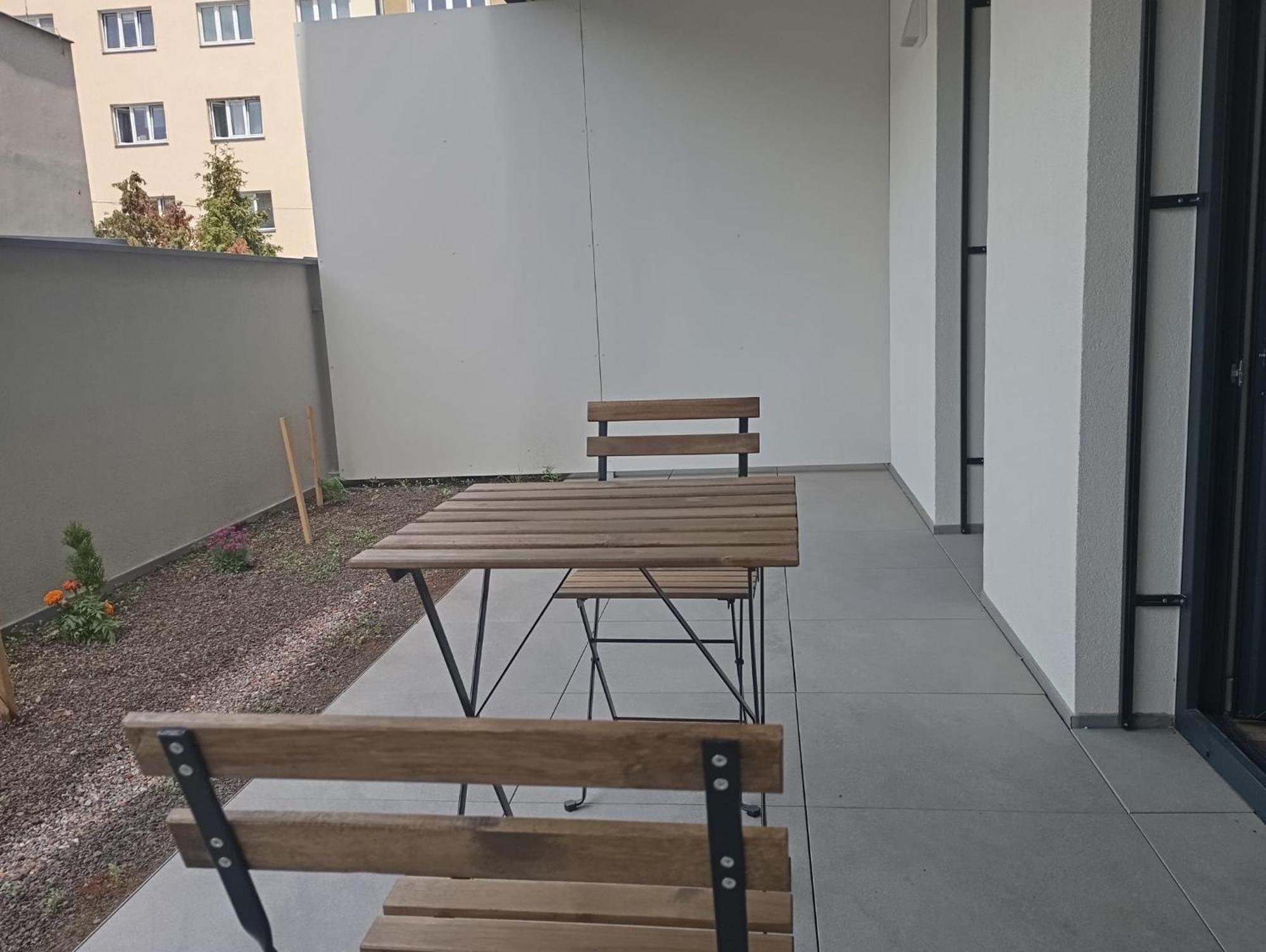 Novy Apartman S Terasou برنو المظهر الخارجي الصورة